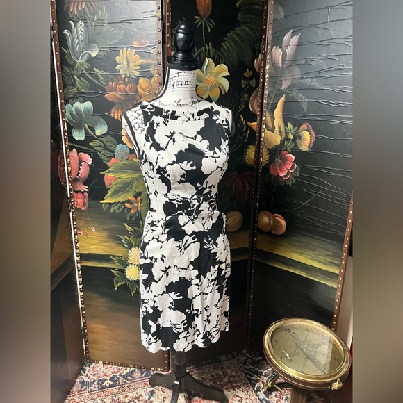 Chaps Sleeveless Black & White Zip Back Floral Print Dress Size 6 - Picture 1 of 10